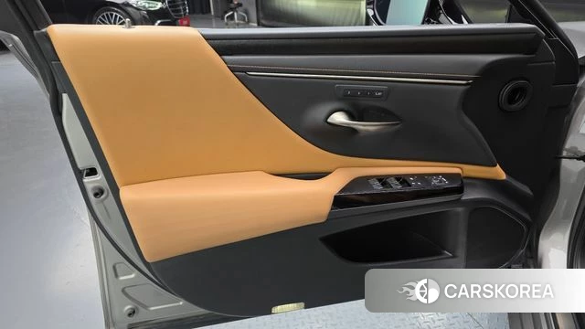 Lexus ES300h 7th generation id 4550378 из Кореи 16