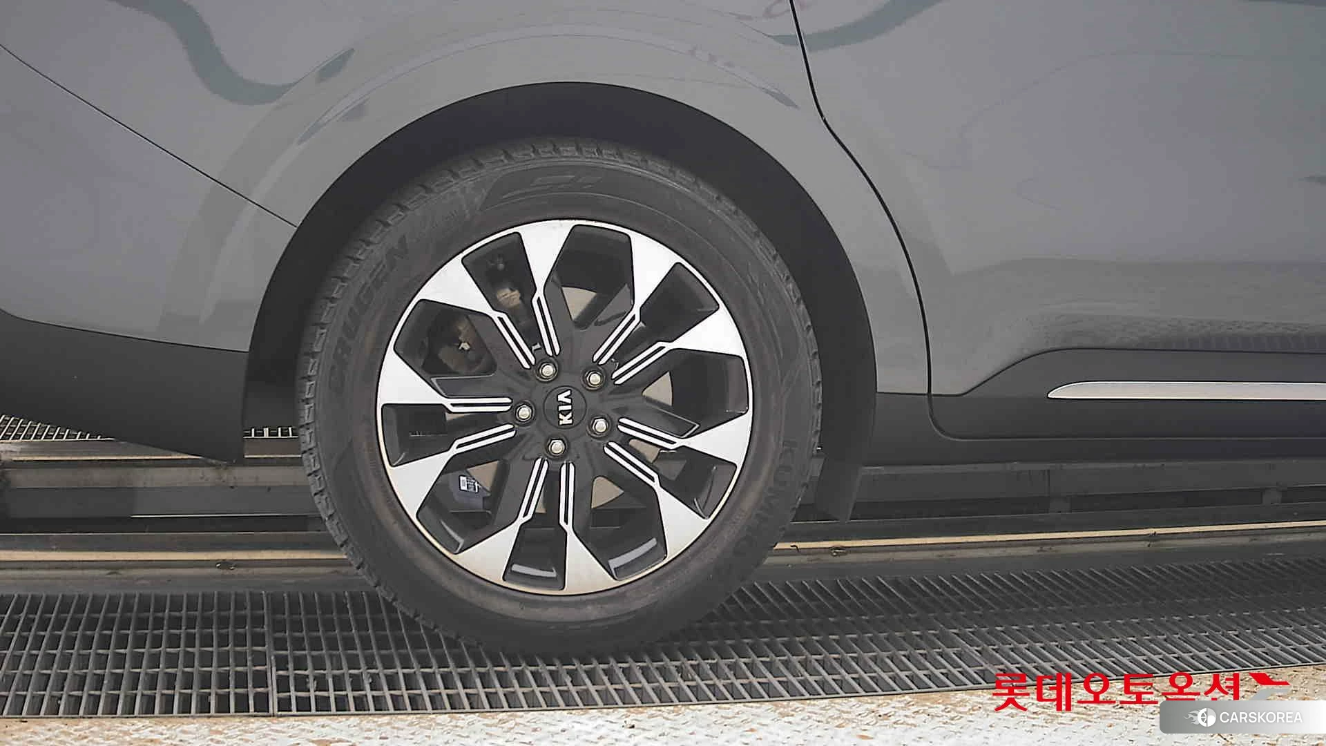 Kia Carnival id 4902474 из Кореи 16