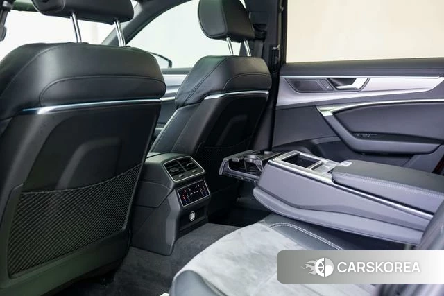 Audi A6L id 4291318 из Китая 16