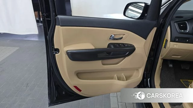 Kia The New Carnival id 4471432 из Кореи 16