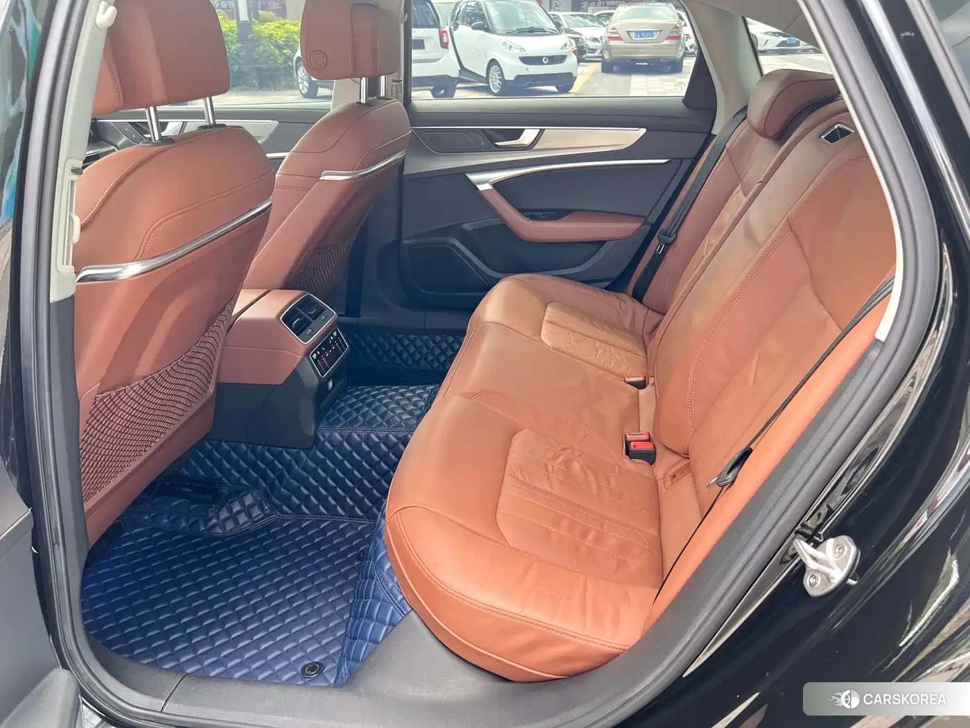 Audi A6L id 4607184 из Китая 16