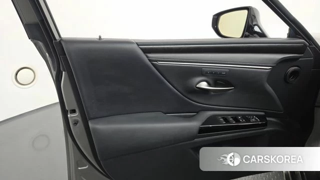 Lexus ES300h 7th generation id 4656446 из Кореи 16