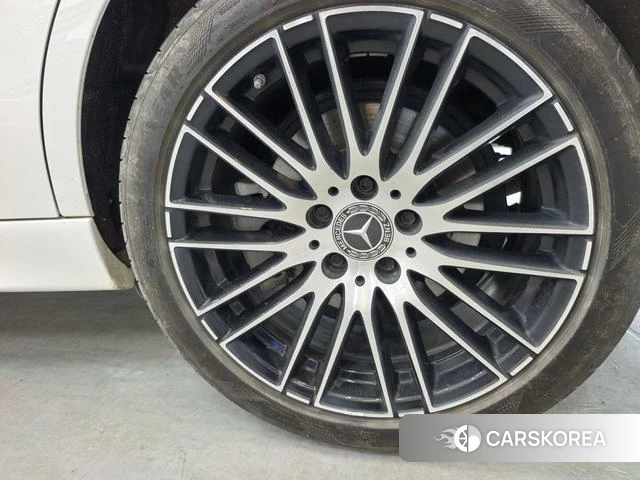 Mercedes-Benz Class C id 4273882 из Китая 16