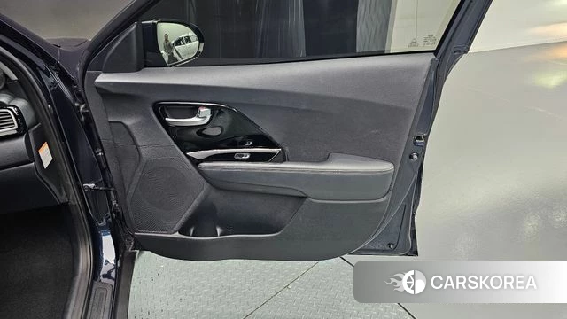 Kia Niro id 4345654 из Кореи 16