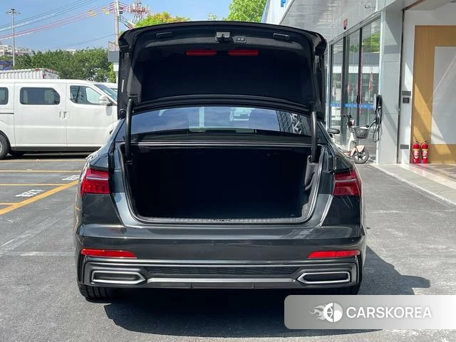 Audi A6L id 4273889 из Китая 16