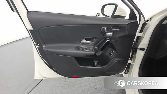 Mercedes-Benz A-Class W177 id 4614879 из Кореи 16