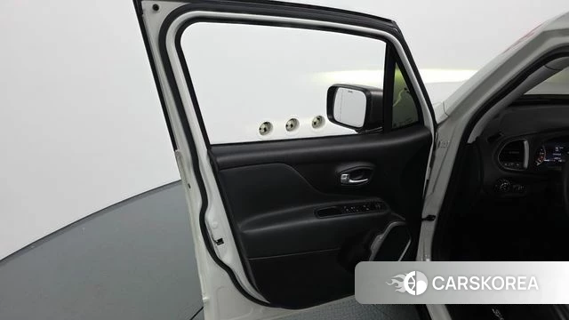 Jeep Renegade id 4586906 из Кореи 16