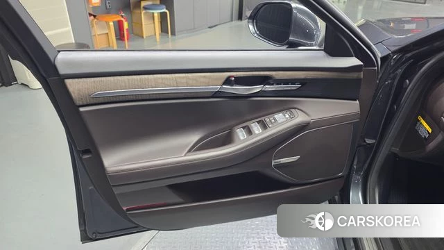 Genesis G90 id 4224538 из Кореи 16