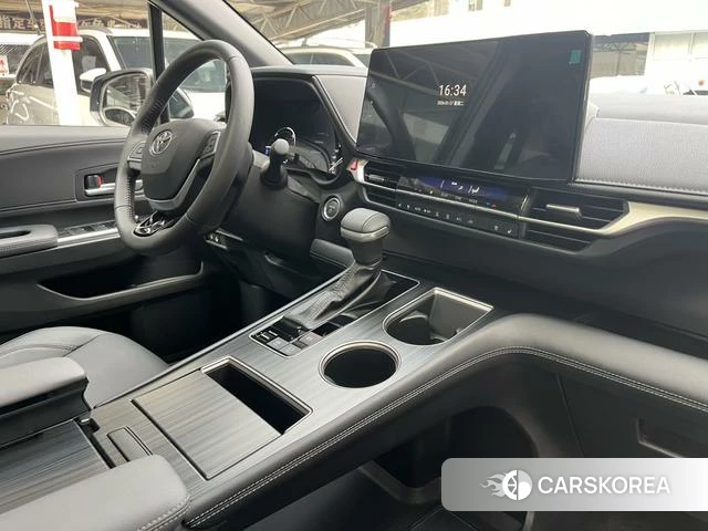 Toyota Saina id 4261180 из Китая 16