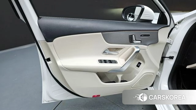 Mercedes-Benz A-Class W177 id 4354990 из Кореи 16