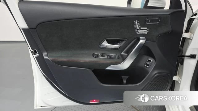 Mercedes-Benz A-Class W177 id 4524050 из Кореи 16