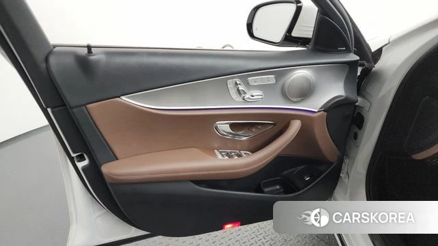 Mercedes-Benz E-Class W213 id 4610379 из Кореи 16