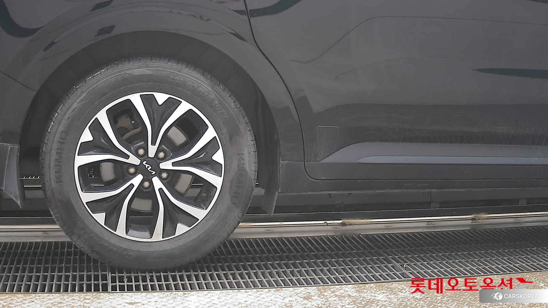 Kia Carnival id 3875718 из Кореи 16