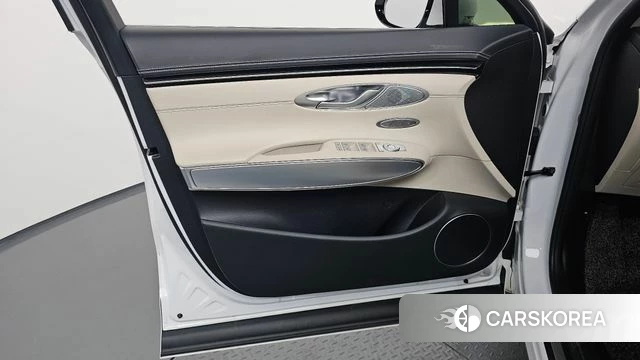 Genesis GV70 id 4501121 из Кореи 16