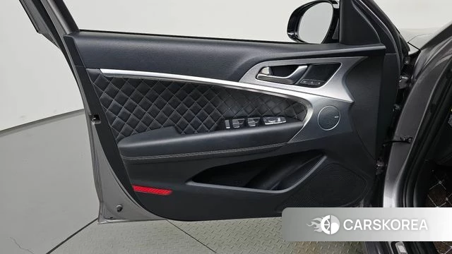 Genesis G70 id 4849613 из Кореи 16