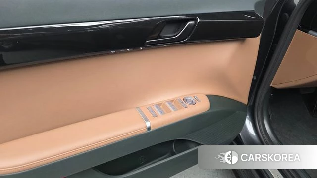 Hyundai Grandeur (GN7) id 4292454 из Кореи 16