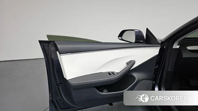 Tesla Model 3 id 4527532 из Кореи 16