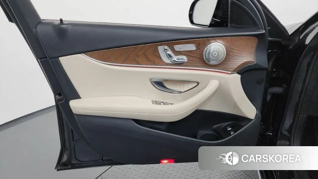 Mercedes-Benz E-Class W213 id 4894485 из Кореи 16