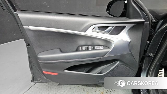 Genesis G70 id 4285733 из Кореи 16