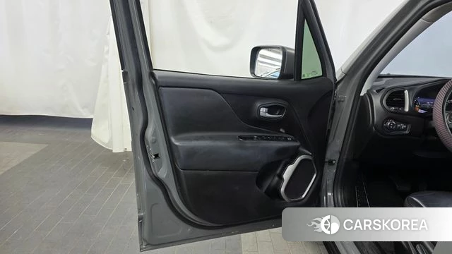 Jeep Renegade id 4294529 из Кореи 16