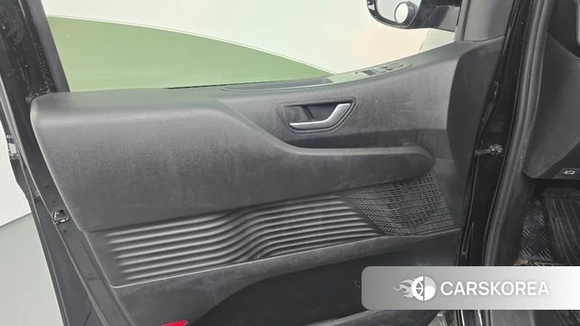 Hyundai Staria id 4572373 из Кореи 16
