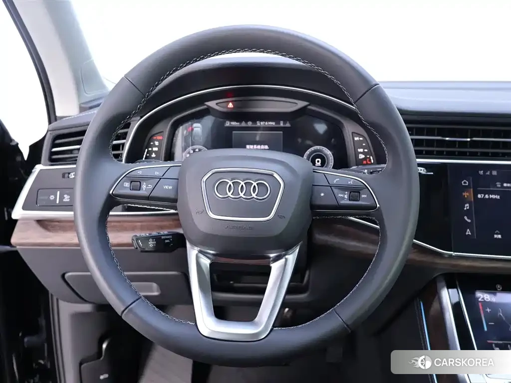Audi Q7 id 4589506 из Китая 16