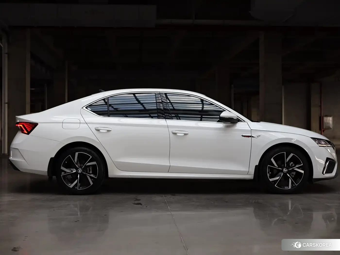 Skoda Octavia id 4589338 из Китая 16