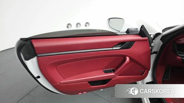 Porsche 911(992) id 4195282 из Кореи 16