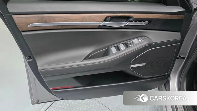 Genesis G90 id 4535286 из Кореи 16