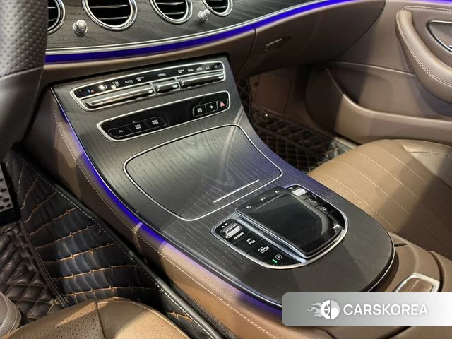 Mercedes-Benz E-class id 4259212 из Китая 16