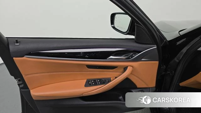 BMW 5 Series (G30) id 4203523 из Кореи 16