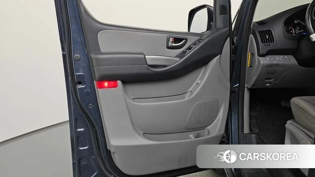 Hyundai The New Grand Starex id 4530977 из Кореи 16