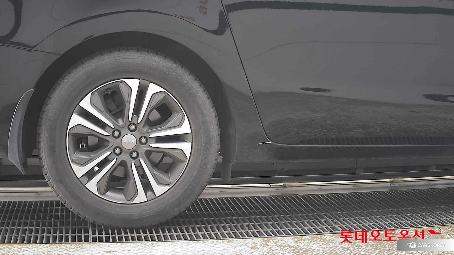 Kia Carnival id 3882134 из Кореи 16