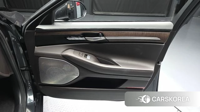 Genesis G90 id 4338628 из Кореи 16
