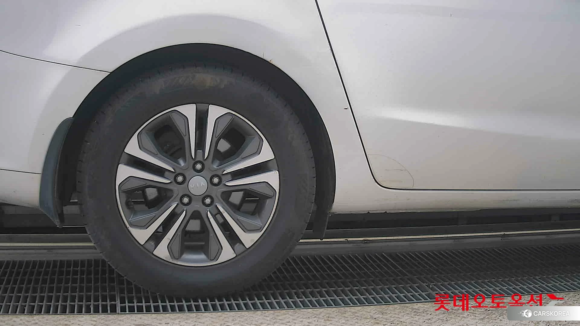 Kia Carnival id 4289633 из Кореи 16