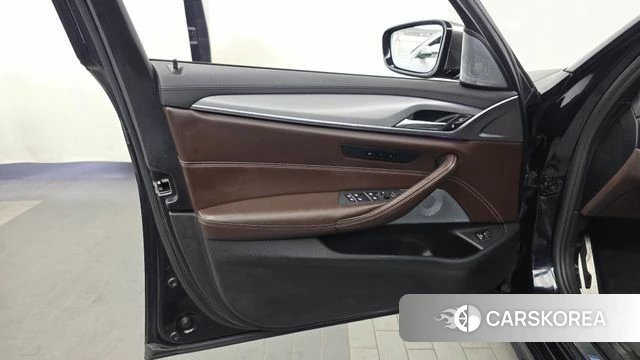 BMW 5 Series (G30) id 4900927 из Кореи 16