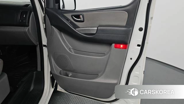 Hyundai The New Grand Starex id 4378170 из Кореи 16