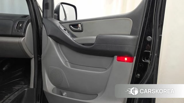 Hyundai The New Grand Starex id 4688750 из Кореи 16