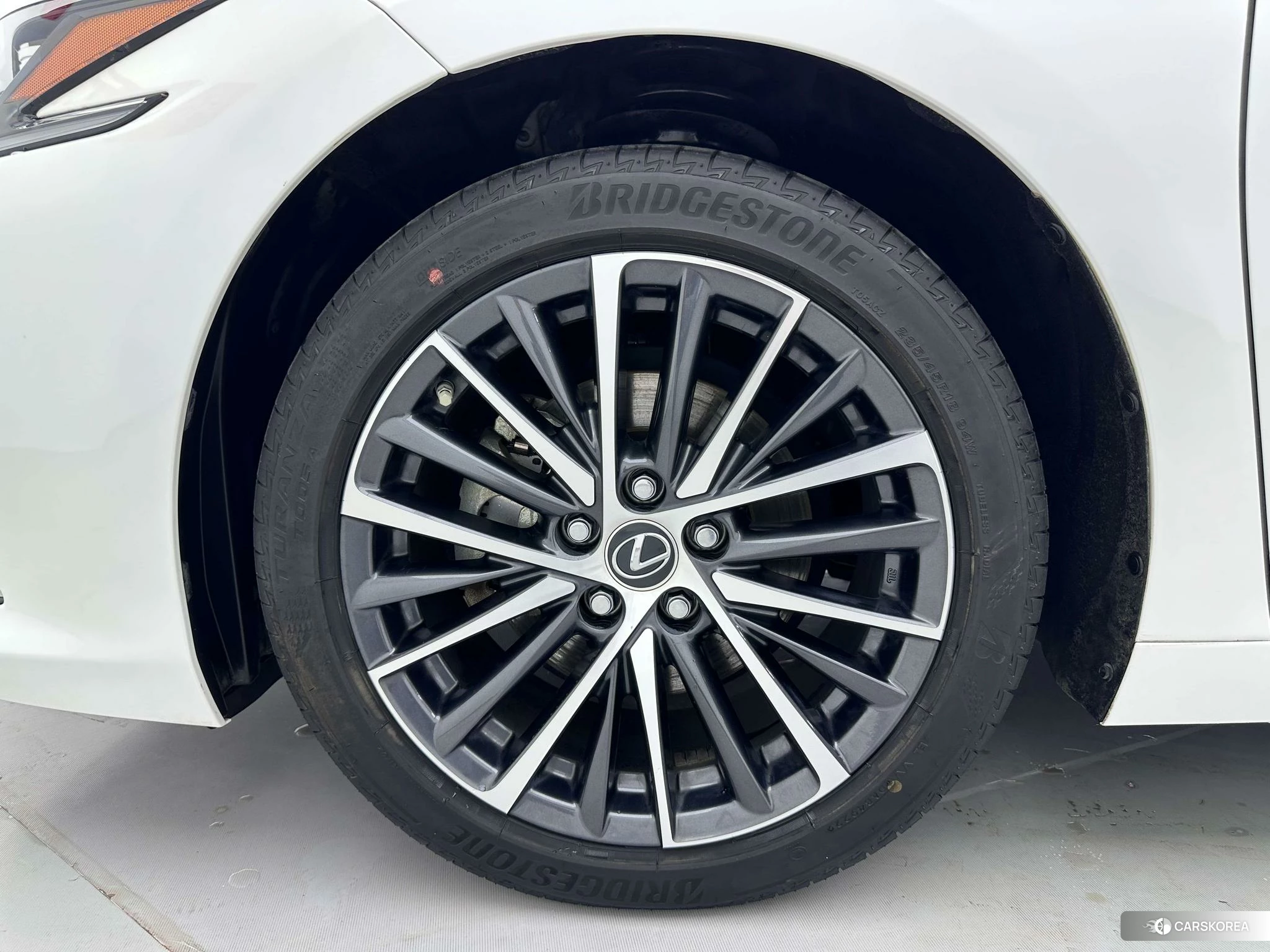 Lexus ES id 4473397 из Китая 16