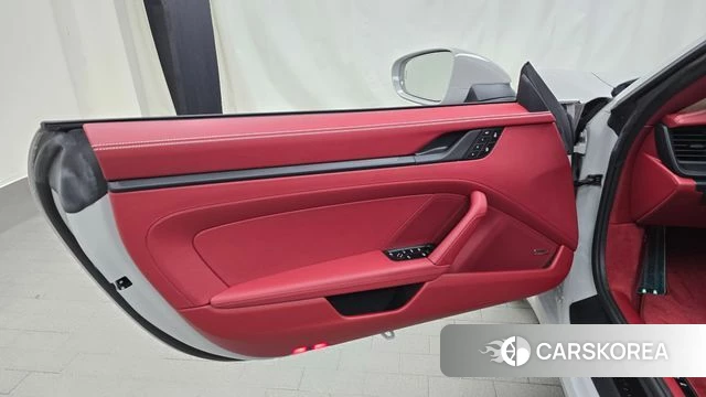 Porsche 911(992) id 4349112 из Кореи 16