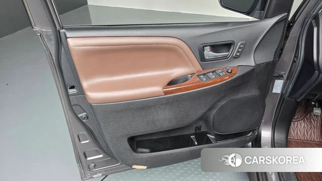 Toyota Sienna id 4490722 из Кореи 16