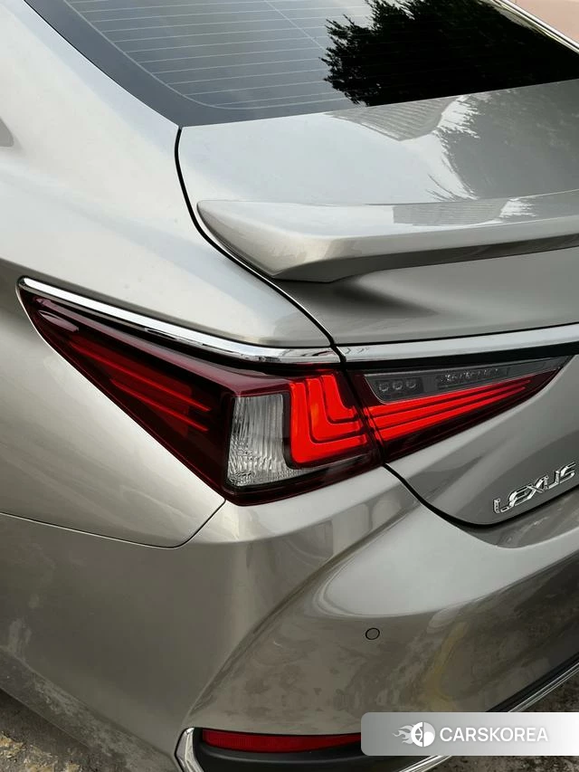 Lexus ES id 4279402 из Китая 16