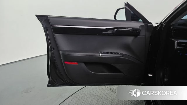 Hyundai Grandeur (GN7) id 4382232 из Кореи 16