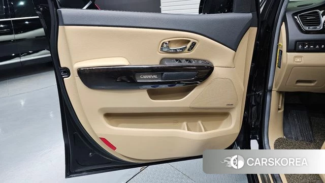 Kia The New Carnival id 4551938 из Кореи 16