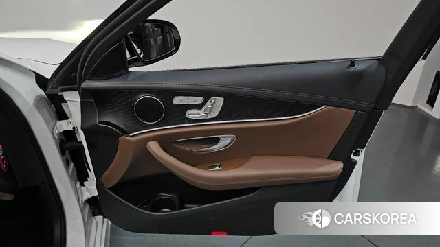 Mercedes-Benz E-Class W213 id 4315600 из Кореи 16