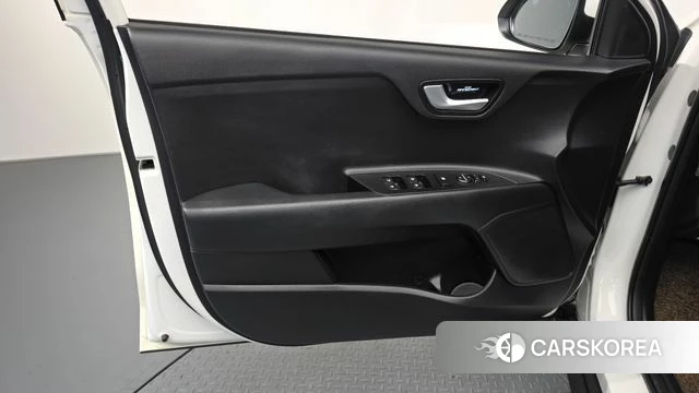 Kia Stonic id 4318325 из Кореи 16