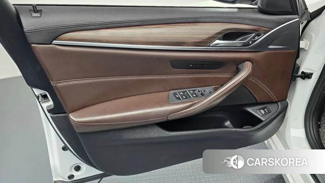 BMW 5 Series (G30) id 4331676 из Кореи 16