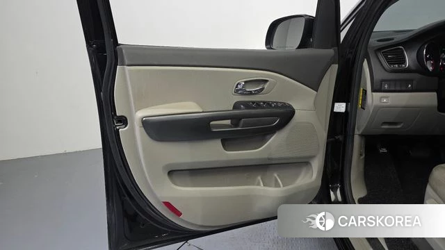 Kia All New Carnival id 4188733 из Кореи 16