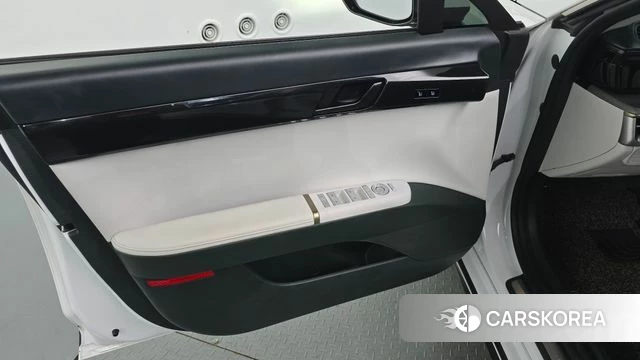 Hyundai Grandeur (GN7) id 4630905 из Кореи 16