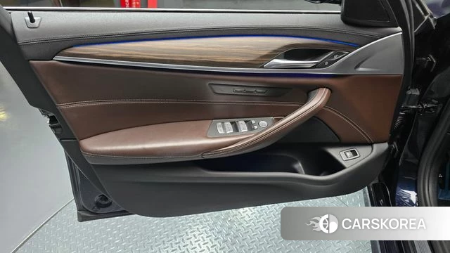 BMW 5 Series (G30) id 4620197 из Кореи 16